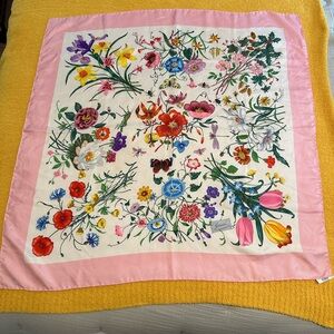 Silk Gucci Flora scarf  - authentic. FIRM price.